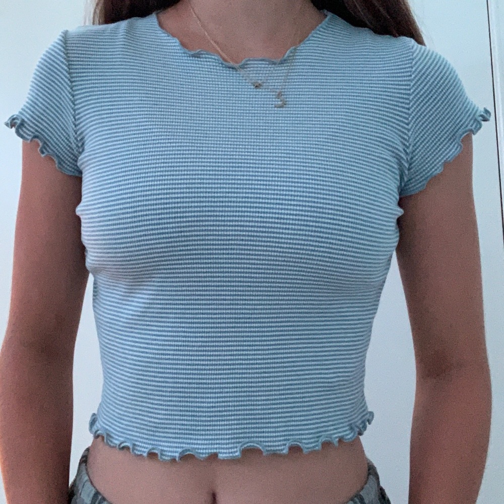 Brandy Melville Cropped T-shirt